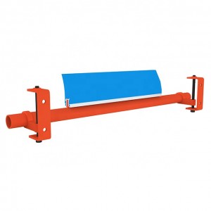 Primary polyurethane conveyor belt cleaner