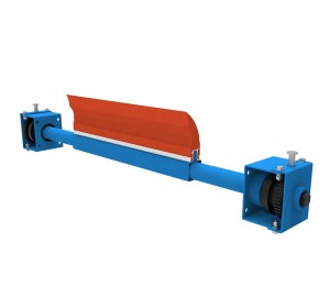 Primary polyurethane conveyor belt cleaner